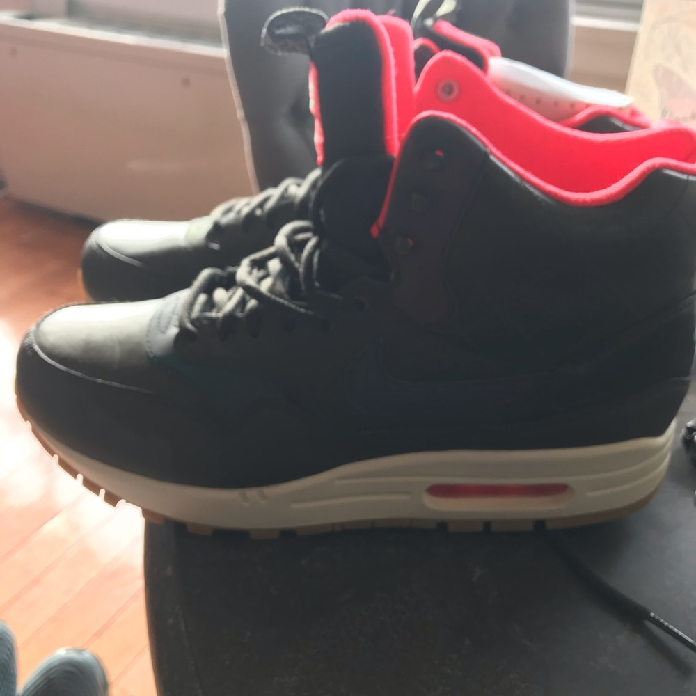 Nike air max one women’s boot Sneakaboot